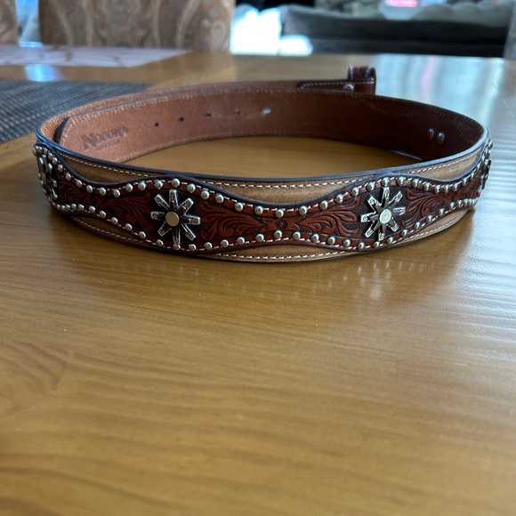 Nocona Other - NWT! Men's Nocona Brown Leather Silver Tooled Belt - 38